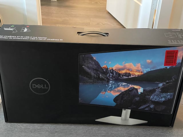 Dell UltraSharp 27 - In Use